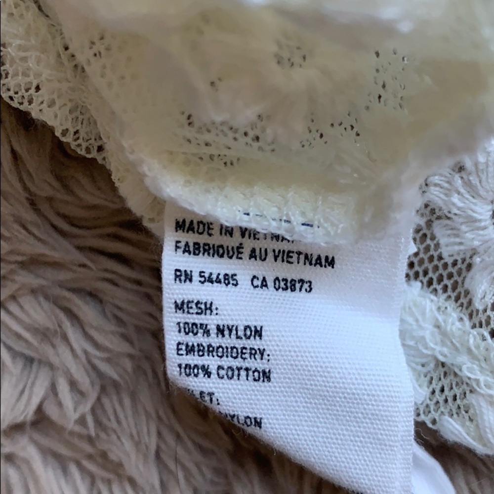 AE Floral Lace Sheer Peplum Top - Picture 8 of 8